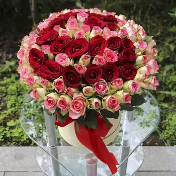 FLORPRO 101 роза в коробке в виде цифры или буквы