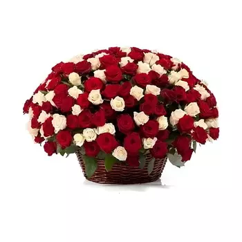 FLORPRO 151 красная и белая роза в корзине