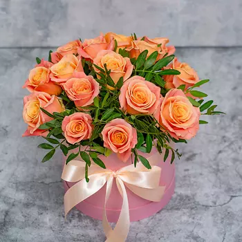 FLORPRO 15 лососевых роз в коробке