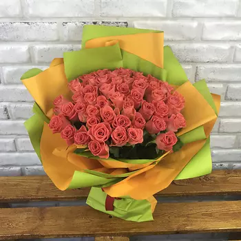 FLORPRO 51 оранжевая роза в дизайнерской упаковке