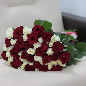 FLORPRO 51 роза красная и белая роза 50 см