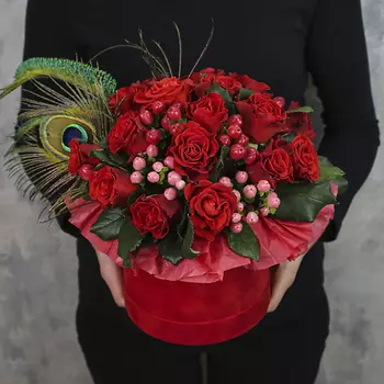 FLORPRO Бархатная коробка с цветами «Кармен»