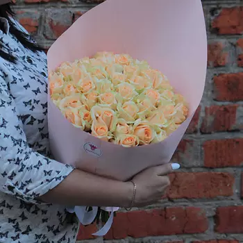 FLORPRO Букет 51 персиковая роза