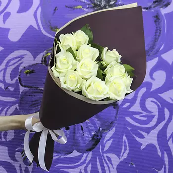 FLORPRO Букет белых роз 11 шт
