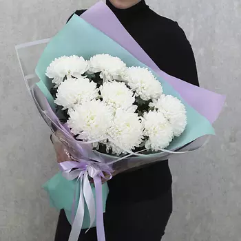 FLORPRO Букет из 9 белых хризантем Дека "Хлоя"