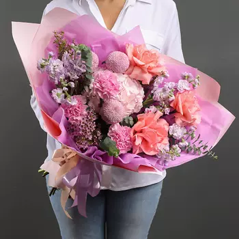 FLORPRO Букет из гортензий, роз, хризантемы, маттиолы и гвоздик "Цветочный шейк"