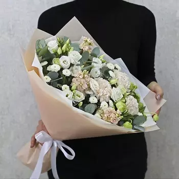 FLORPRO Букет из маттиолы, эустомы и хризантемы "Кремовый коктейль"