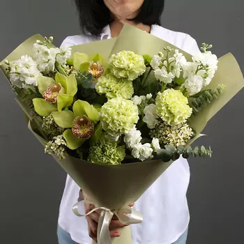 FLORPRO Букет из орхидей, маттиолы и гвоздик "Тропический бриз"