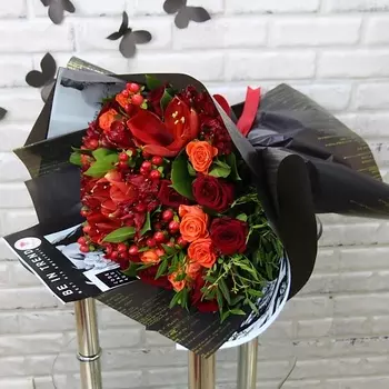 FLORPRO Букет «Страстный поцелуй»