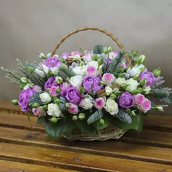 FLORPRO Зимняя корзинка из кустовых роз