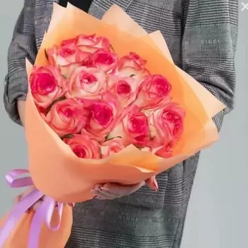 FLORY.ME 15 бело-розовых подмосковных роз