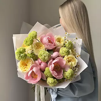 FLOWERNA Авторский букет "Поцелуй мая" круглый