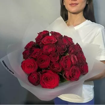 GLOW FLOWERS Букет из 25 красных роз, моно букет