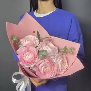 GLOW FLOWERS Букет из 5 ранункулюсов в упаковке