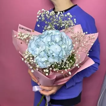 GLOW FLOWERS Букет из гортензии и гипсофилы,цветы живые букеты