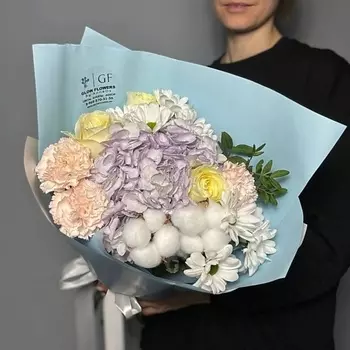 GLOW FLOWERS Букет из гортензии роз и хризантем