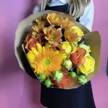 GLOW FLOWERS Букет из хризантем , роз и гербера