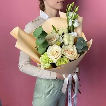 GLOW FLOWERS Букет из роз,лизиантуса и лилии, цветы с доставкой