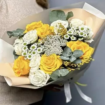 GLOW FLOWERS Букет розы, хризантемы и сухоцветы