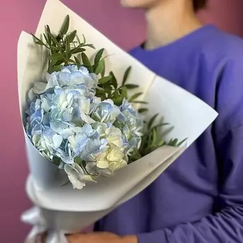 GLOW FLOWERS Букет с гортензией