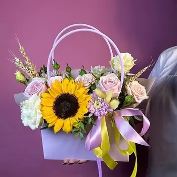 GLOW FLOWERS Композиция в сумочке