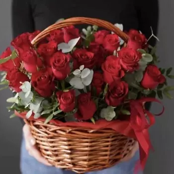 GLOW FLOWERS Корзина с красными розами, монобукет свежих цветов