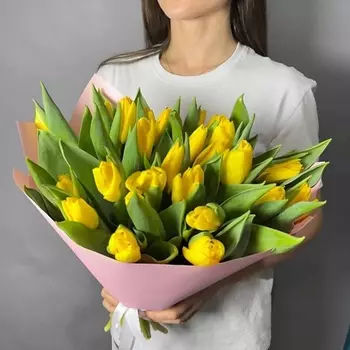 GLOW FLOWERS Моно букет из 25 жёлтых тюльпанов
