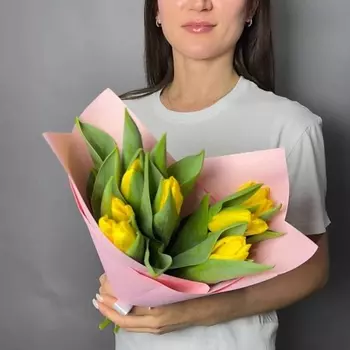 GLOW FLOWERS Моно букет из жёлтых тюльпанов
