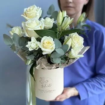 GLOW FLOWERS Прекрасная композиция с лилиями и розами