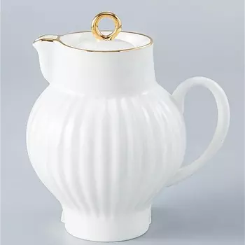 ИМПЕРАТОРСКИЙ ФАРФОРОВЫЙ ЗАВОД Сливочник "Золотой кантик"