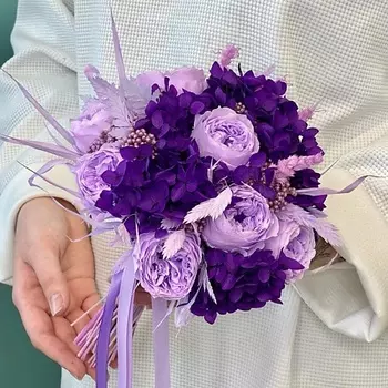 JULES FLOWER ATELIER «Аметист» букет из стабилизированных роз, гортензии, озотамнуса и пустырника