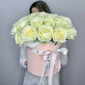 JULES FLOWER ATELIER Белые розы в коробке