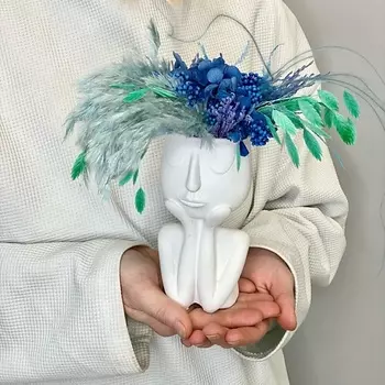 JULES FLOWER ATELIER «blue melody» композиция из стабилизированных цветов и сухоцветов