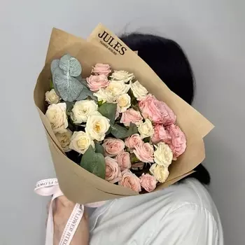 JULES FLOWER ATELIER Букет из кустовых роз