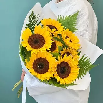 JULES FLOWER ATELIER Букет Jungle с подсолнухами и папоротником