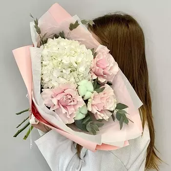 JULES FLOWER ATELIER «Фланель» букет из гортензии и роз