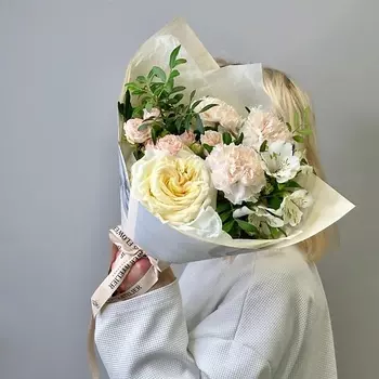 JULES FLOWER ATELIER «little dream» стильный комплимент с пионовидными розами