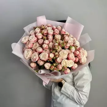 JULES FLOWER ATELIER Моно букет из пионовидных кустовых роз Мадам Бомбастик