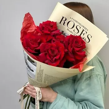 JULES FLOWER ATELIER «Монпелье» из красных французских роз Эксплорер