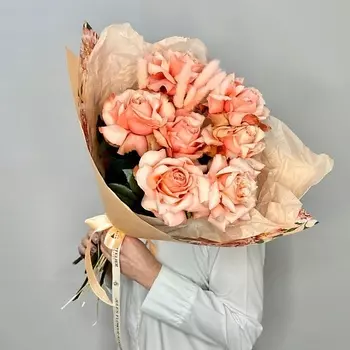 JULES FLOWER ATELIER «Персиковое пюре» букет из французских роз