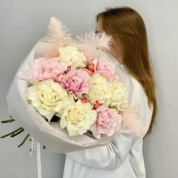 JULES FLOWER ATELIER Ришелье нежный букет из французских роз