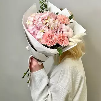 JULES FLOWER ATELIER «Сахарная вата» букет из гортензии со статицей и лагурусом