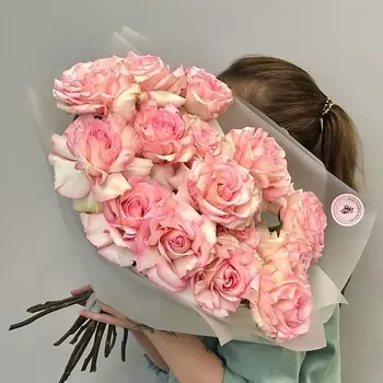 JULES FLOWER ATELIER «Saint-Tropez» букет из французских роз Эсперанс