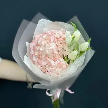 КАССИЯ Букет гортензия с тюльпанами