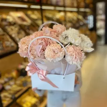 KIWIGIFTS Букет цветов живые Диантусы, Хризантема, Гортензия