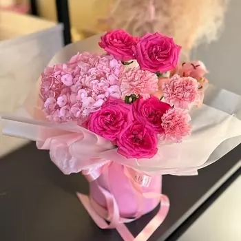 KIWIGIFTS Букет цветов живые Диантусы, Розы, Гортензия, Лилия