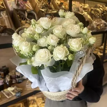 KIWIGIFTS Букет цветов живые из кустовых роз