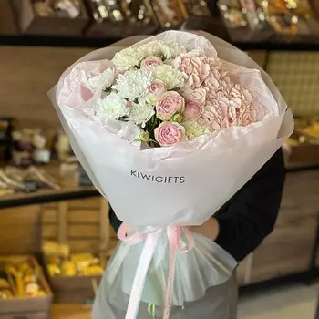 KIWIGIFTS Букет цветов живые кустовые розы, гортензии, хризантема, гвоздики