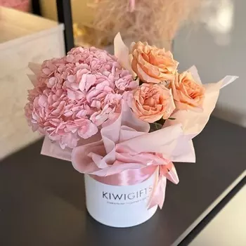 KIWIGIFTS Букет цветов живые Розы, Гортензия