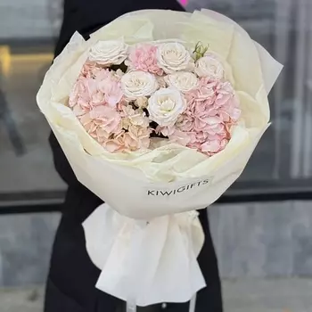 KIWIGIFTS Букет цветов живые Розы, Гортензия, Диантус
